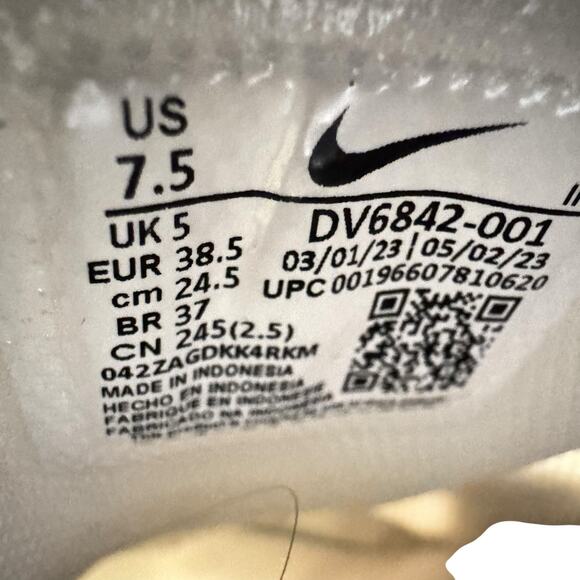 Nike Air Max SE Trainer White Black Gold DV-6842-001 Sneakers 7.5 - Picture 14 of 14